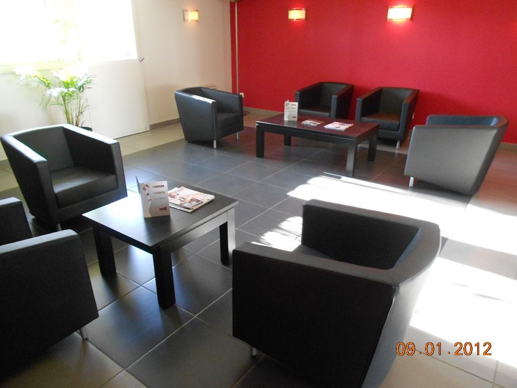 Kyriad Grenoble Sud - Seyssins Exterior foto